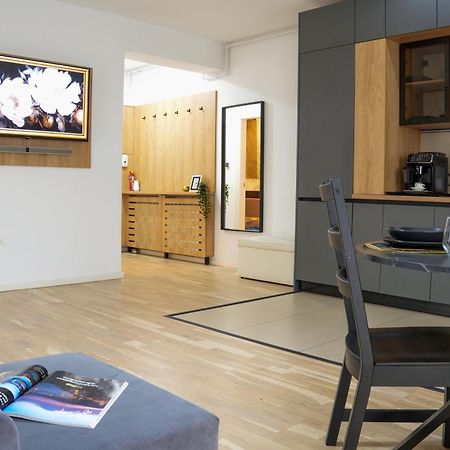 Sara - Stylish Apt With Balcony Near Piata Obor Букурещ Екстериор снимка